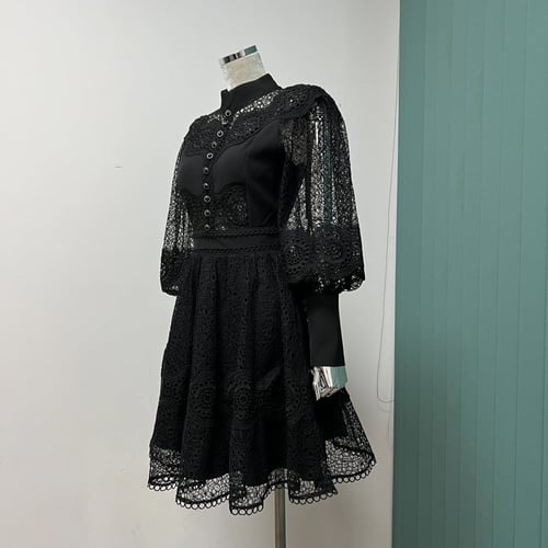 فستان دانتيل قصير