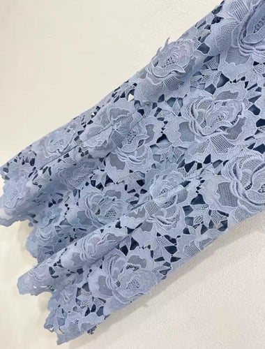 فستان دانتيل