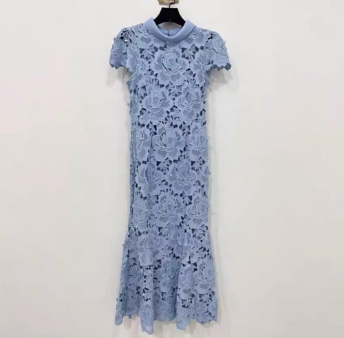 فستان دانتيل