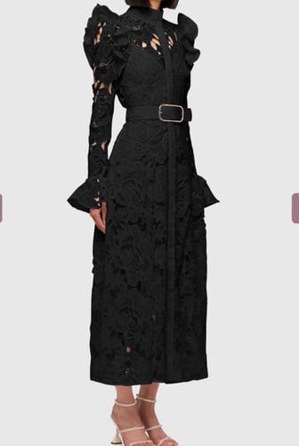 فستان دانتيل