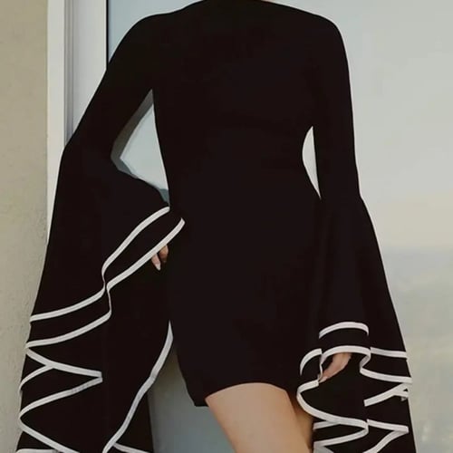 فستان قصير بإكمام واسعة