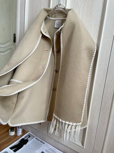 جاكيت السكارف