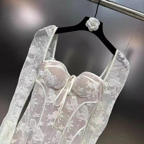 فستان دانتيل قصير