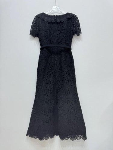 فستان دانتيل