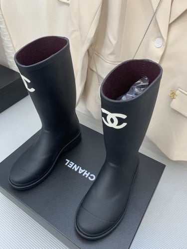 بوت نسائي انيق