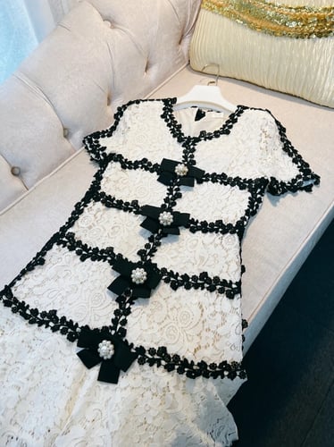 فستان دانتيل قصير