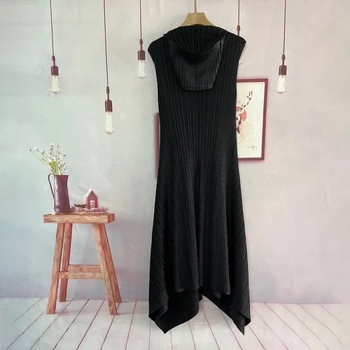 فستان بقصة مطوية