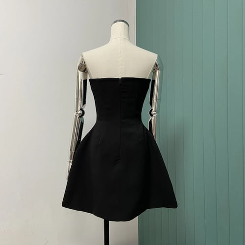 فستان قصير شك