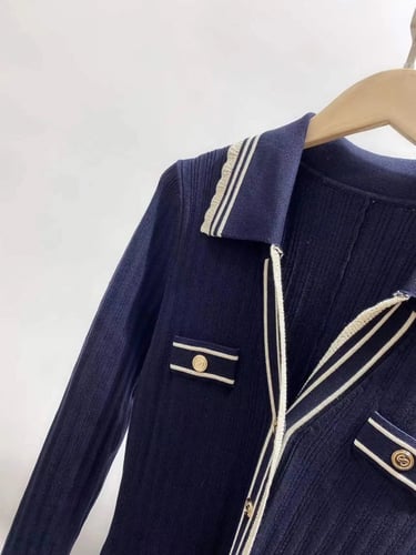 فستان باكمام طويلة