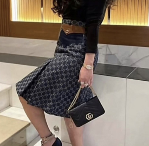 تنورة قصيرة