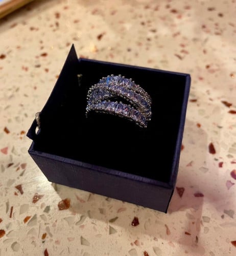 خاتم راقي بالحجر الفاخر فضه عيار 925