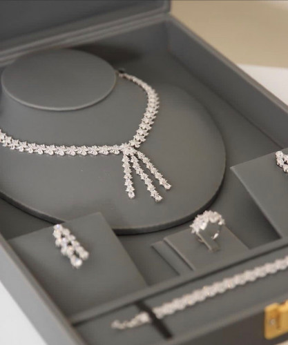 طقم راقي مكون من 4 قطع