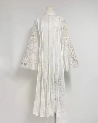 فستان دانتيل