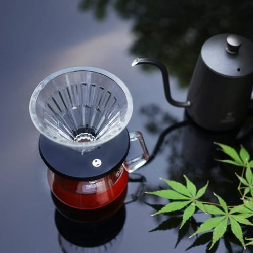 عين تايمور الكرستالية من الزجاج مع حامل اسود سي ان...