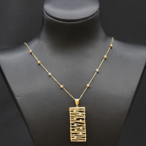 عقد ذهب من الذهب الخالص عيار 18 بالثلاث الالوان با...