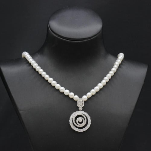 عقد عقد ذهب ابيض عيار 18 بالتصميم المتميز المطعم ب...