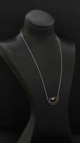 عقد ذهب عيار 18 بالتصميم الحديث راقي ومميز