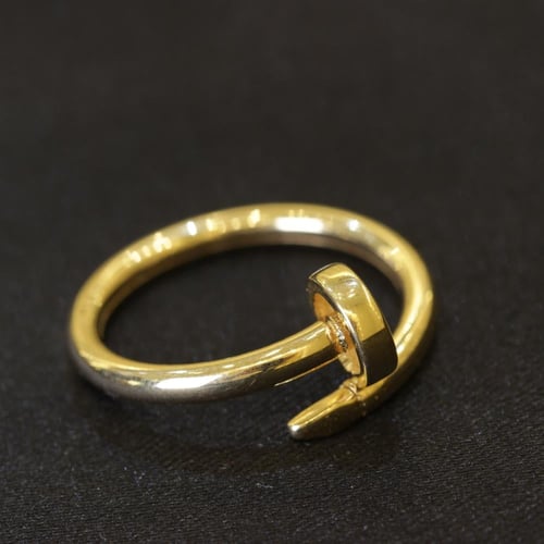 خاتم ذهب عيار 18 من الذهب الخالص بتصميم حديث و ممي...