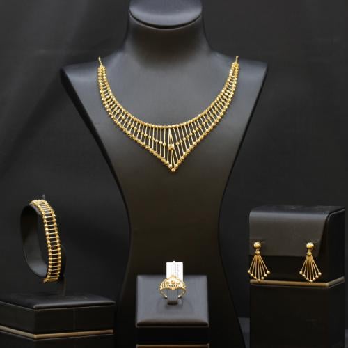 طقم ذهب صافي عيار 21 الخطوط الملكي