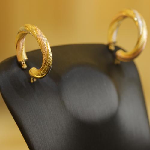 حلق ذهب من الذهب الخالص بالتصميم المميز والحديث