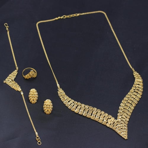 طقم ذهب من الذهب الخالص عيار 21 بتصميم خليجي حديث...