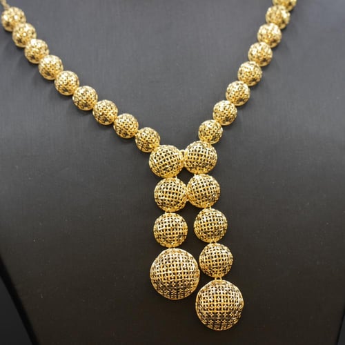 طقم ذهب من الذهب الخالص عيار 21 بتصميم خليجي حديث...