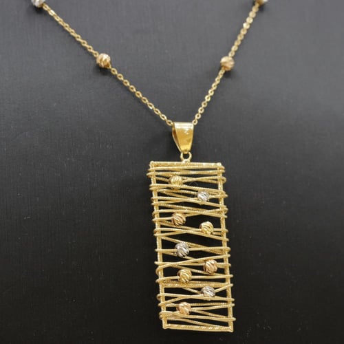 عقد ذهب من الذهب الخالص عيار 18 بالثلاث الالوان با...