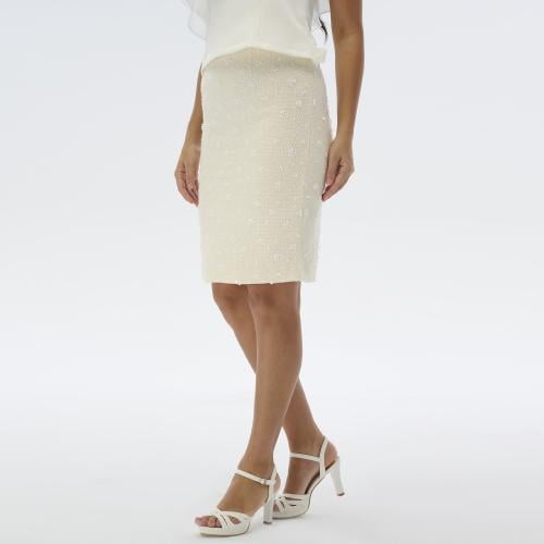 تنورة مزينة