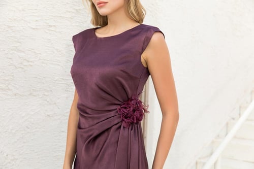 فستان بقصة أنيقة