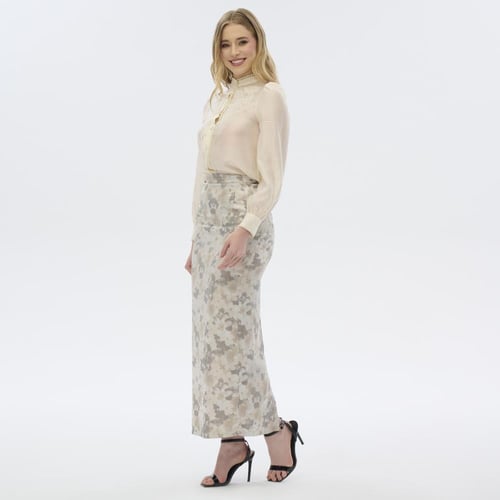 تنورة بطبعة مشجرة