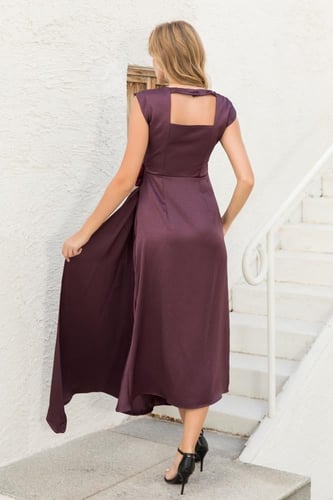 فستان بقصة أنيقة