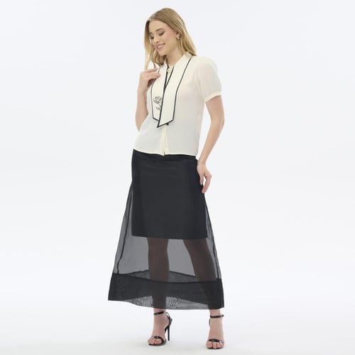 تنورة سوداء