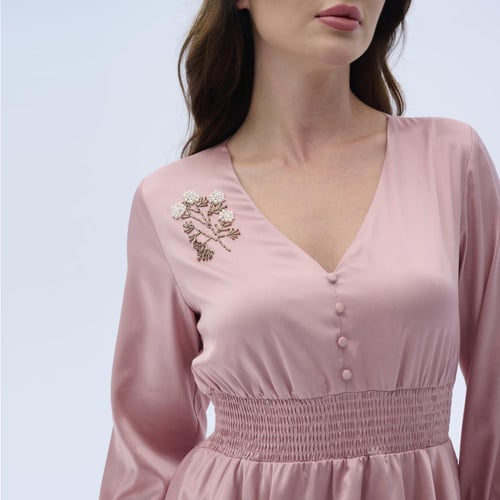 فستان بطبقات مميز