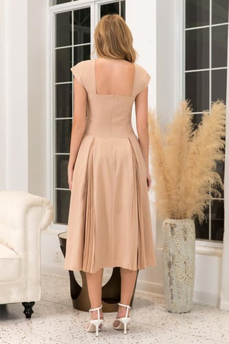 فستان بقصة مميز