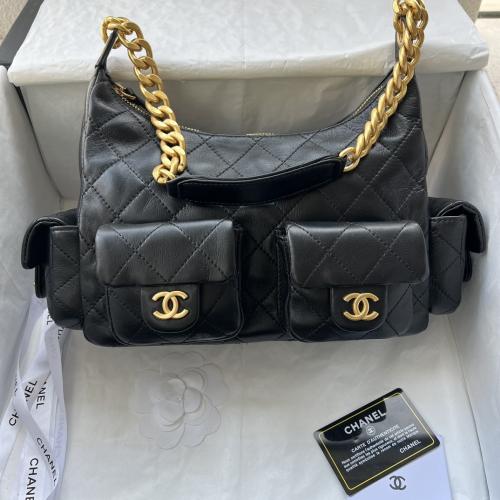 شنطة شانيل هوبو متعددة الجيوب