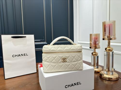 شنطة شانيل فانيتي بيج