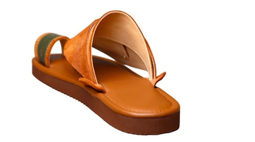 نعال جلد طبيعي إيطالي مطرزة