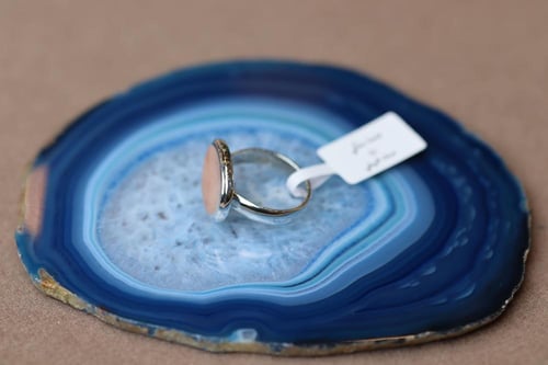 خاتم ملكي G1 صدف أفريقي لحمي