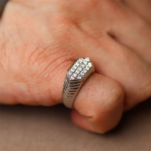 خاتم الموزونايت الأمريكي