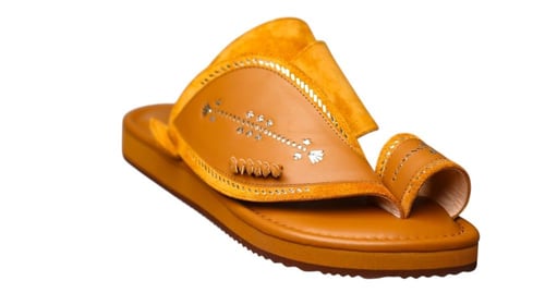 نعال جلد طبيعي إيطالي مطرزة