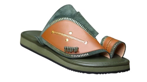 نعال جلد طبيعي إيطالي مطرزة