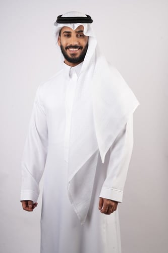 شماغ ملكي خاص كلاسيك أبيض