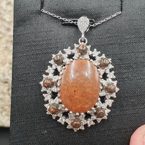 تعليقه فضه جبل احد مرصع بالزركون مع سلسله فضه