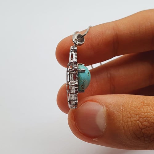 تعليقه حجر الفيروز الطبيعي مرصع بالزركون السويسري...