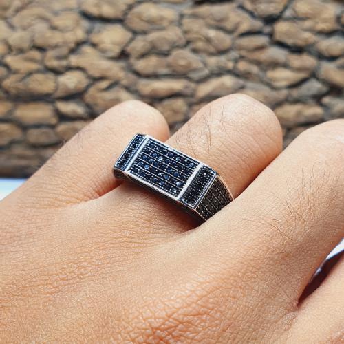 خاتم زركون اسود سوسري بالكامل موديل مستطيل