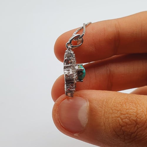 تعليقه حجر الفيروز الطبيعي مرصع بالزركون السويسري...