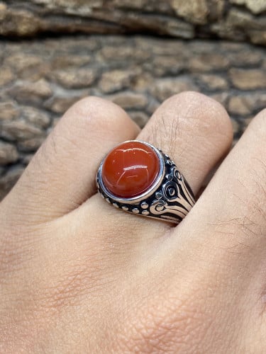 خاتم فضة تايلندي لون العقيق شكل دائري قبه عيار 925...