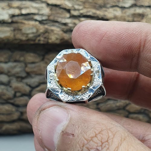 خاتم ياقوت اصفر مرصع بالاماس عدد 4 حبات صياغه برتا...