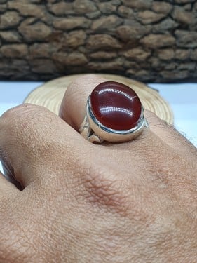 حجر عقيق يماني كرزي إبداع الشريف