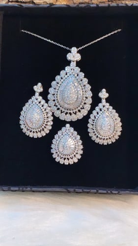 طقم فضه موديل الدمعه مرصع ببكيت الماس موديل الدمعه